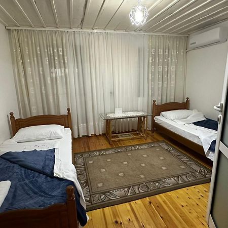 Geri Guesthouse ジロカストラ エクステリア 写真